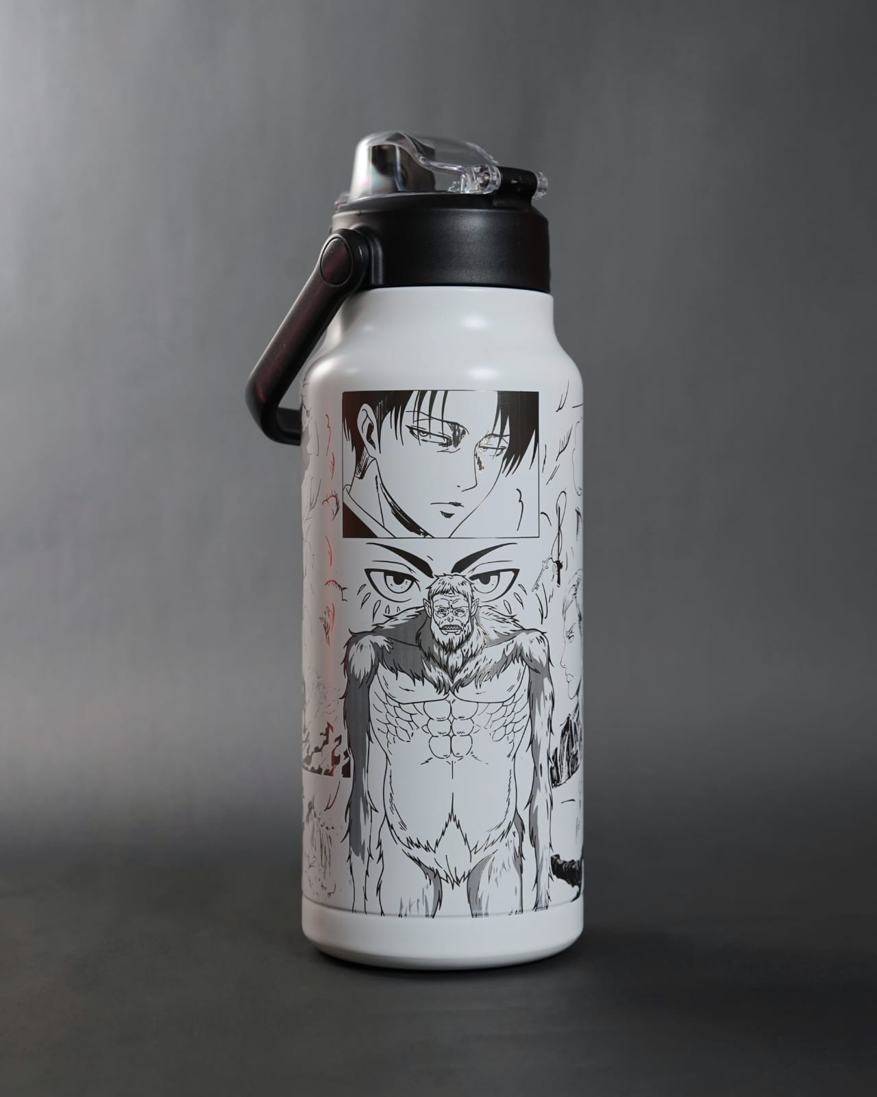 Botella Térmica Attack on Titan 1.8L