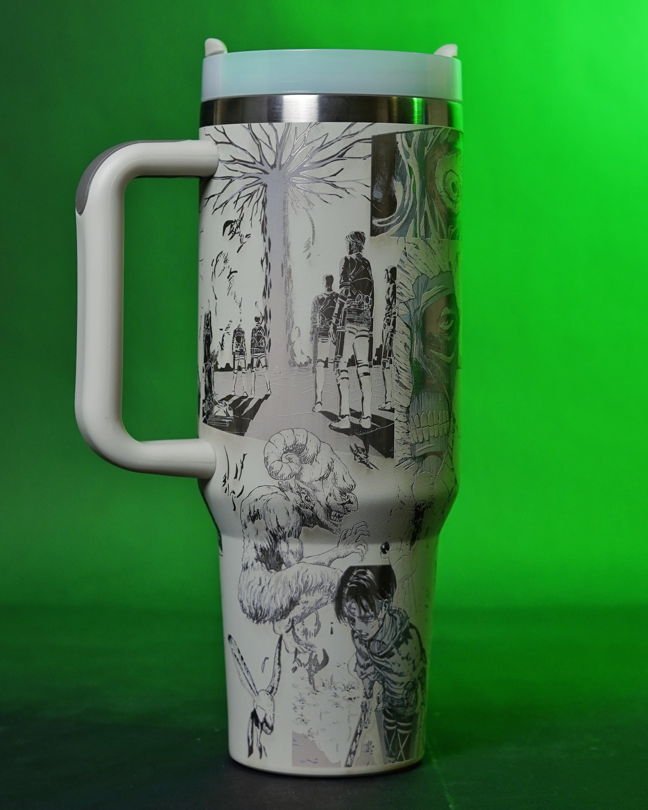 Tumbler de Attack on titan