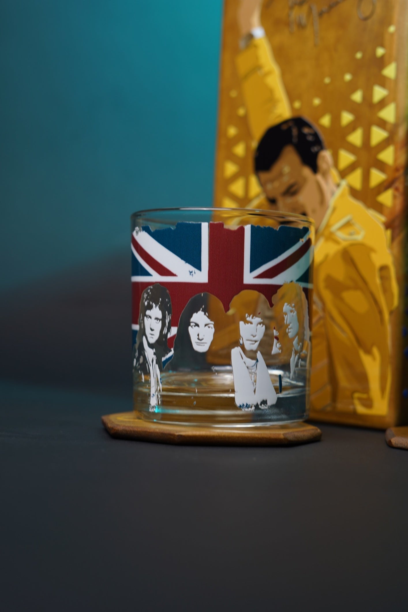 Set 2 whiskeros Queen